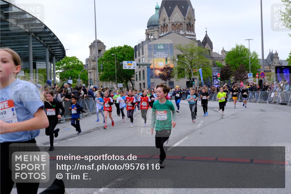 25.04.2026 - Das Zehntel Tim E. http://msf.ph/oto/9576116 25.04.2026 10:55:49 Ziel 5226, 5229, 5257, 5319, 5322, 5325, 5326, 5342, 5507, 5511, 5513, 5576, 5741, 5872, 5978, 6014, 6074, 6093, 6189, 6224, 6385, 6429, 6663, 6713, 6886, 6989, 7005, 7131, 7250, 7267, 7288, 7319, 7468, 7592, 7702, 7712, 7715, 7801, 7803, 7827, 7903, 8007 meine-sportfotos.de