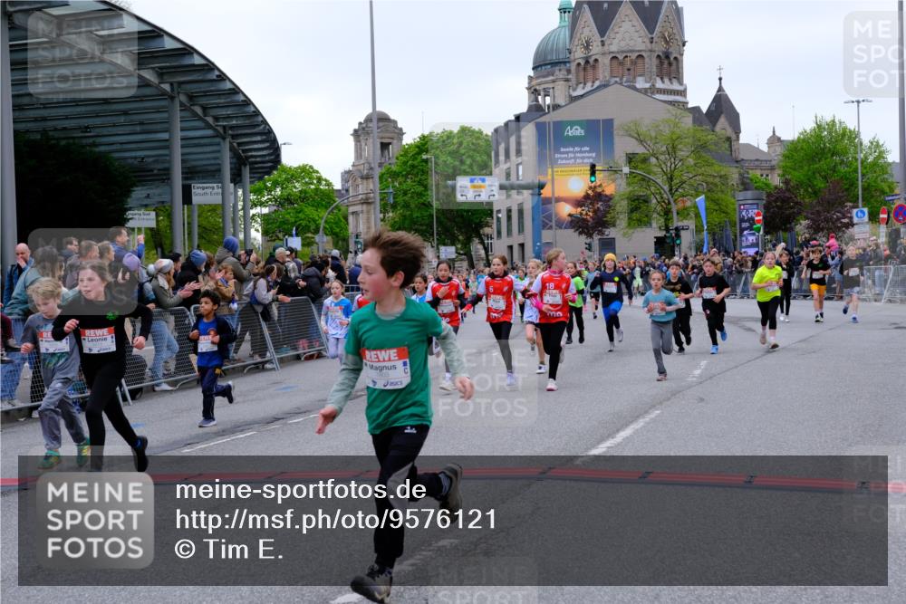 25.04.2026 - Das Zehntel Tim E. http://msf.ph/oto/9576121 25.04.2026 10:55:49 Ziel 5226, 5229, 5257, 5319, 5322, 5325, 5326, 5342, 5507, 5511, 5513, 5576, 5741, 5872, 5978, 6014, 6074, 6093, 6189, 6224, 6385, 6429, 6663, 6713, 6886, 6989, 7005, 7131, 7250, 7267, 7288, 7319, 7468, 7592, 7702, 7712, 7715, 7801, 7803, 7827, 7903, 8007 meine-sportfotos.de