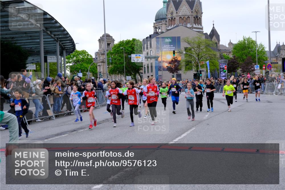 25.04.2026 - Das Zehntel Tim E. http://msf.ph/oto/9576123 25.04.2026 10:55:49 Ziel 5226, 5229, 5257, 5319, 5322, 5325, 5326, 5342, 5507, 5511, 5513, 5576, 5741, 5872, 5978, 6014, 6074, 6093, 6189, 6224, 6385, 6429, 6663, 6713, 6886, 6989, 7005, 7131, 7250, 7267, 7288, 7319, 7468, 7592, 7702, 7712, 7715, 7801, 7803, 7827, 7903, 8007 meine-sportfotos.de