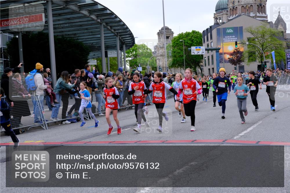 25.04.2026 - Das Zehntel Tim E. http://msf.ph/oto/9576132 25.04.2026 10:55:50 Ziel 5226, 5229, 5257, 5319, 5322, 5325, 5326, 5342, 5495, 5505, 5507, 5511, 5513, 5576, 5644, 5741, 5872, 6014, 6093, 6189, 6224, 6385, 6429, 6663, 6713, 6989, 7005, 7131, 7250, 7267, 7288, 7319, 7468, 7592, 7702, 7712, 7715, 7801, 7803, 7827 meine-sportfotos.de