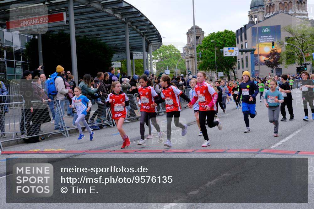 25.04.2026 - Das Zehntel Tim E. http://msf.ph/oto/9576135 25.04.2026 10:55:51 Ziel 5257, 5319, 5322, 5325, 5326, 5342, 5495, 5505, 5507, 5511, 5513, 5576, 5644, 6011, 6013, 6014, 6031, 6093, 6189, 6224, 6385, 6429, 6663, 6713, 6989, 7005, 7131, 7250, 7267, 7288, 7319, 7368, 7369, 7468, 7592, 7702, 7712, 7715, 7801, 7803, 7827 meine-sportfotos.de