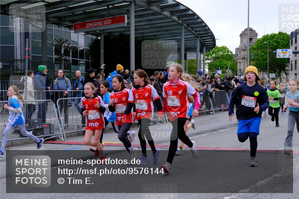 25.04.2026 - Das Zehntel Tim E. http://msf.ph/oto/9576144 25.04.2026 10:55:51 Ziel 5257, 5319, 5322, 5325, 5326, 5342, 5495, 5505, 5507, 5511, 5513, 5576, 5644, 6011, 6013, 6014, 6031, 6093, 6189, 6224, 6385, 6429, 6663, 6713, 6989, 7005, 7131, 7250, 7267, 7288, 7319, 7368, 7369, 7468, 7592, 7702, 7712, 7715, 7801, 7803, 7827 meine-sportfotos.de