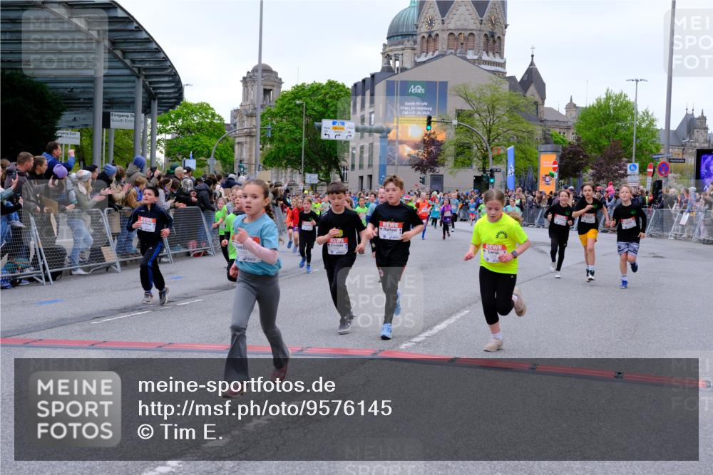 25.04.2026 - Das Zehntel Tim E. http://msf.ph/oto/9576145 25.04.2026 10:55:52 Ziel 5257, 5319, 5322, 5325, 5326, 5342, 5495, 5505, 5507, 5511, 5513, 5576, 5644, 6011, 6013, 6014, 6031, 6189, 6224, 6385, 6429, 6663, 6713, 6989, 7005, 7131, 7250, 7267, 7288, 7309, 7310, 7317, 7319, 7368, 7369, 7468, 7592, 7702, 7712, 7715, 7801, 7803, 7827 meine-sportfotos.de