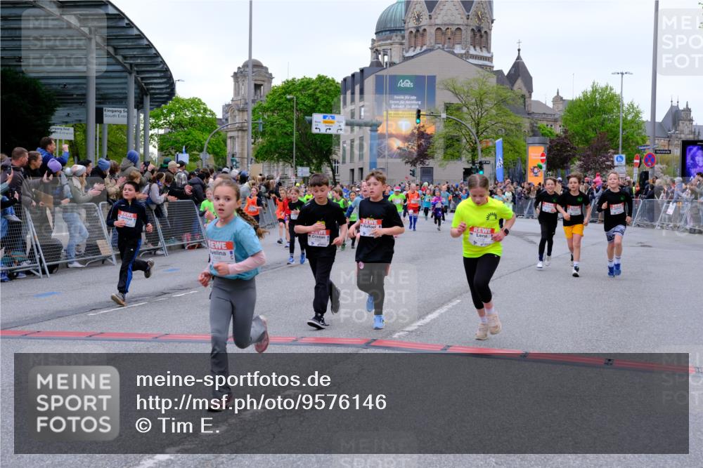 25.04.2026 - Das Zehntel Tim E. http://msf.ph/oto/9576146 25.04.2026 10:55:52 Ziel 5257, 5319, 5322, 5325, 5326, 5342, 5495, 5505, 5507, 5511, 5513, 5576, 5644, 6011, 6013, 6014, 6031, 6189, 6224, 6385, 6429, 6663, 6713, 6989, 7005, 7131, 7250, 7267, 7288, 7309, 7310, 7317, 7319, 7368, 7369, 7468, 7592, 7702, 7712, 7715, 7801, 7803, 7827 meine-sportfotos.de