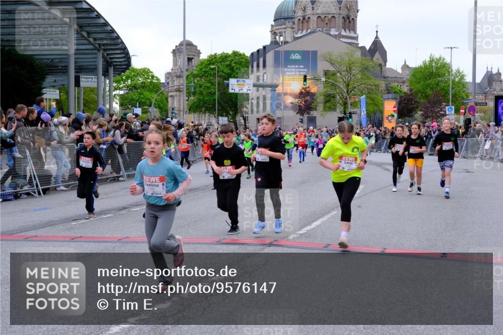 25.04.2026 - Das Zehntel Tim E. http://msf.ph/oto/9576147 25.04.2026 10:55:52 Ziel 5257, 5319, 5322, 5325, 5326, 5342, 5495, 5505, 5507, 5511, 5513, 5576, 5644, 6011, 6013, 6014, 6031, 6189, 6224, 6385, 6429, 6663, 6713, 6989, 7005, 7131, 7250, 7267, 7288, 7309, 7310, 7317, 7319, 7368, 7369, 7468, 7592, 7702, 7712, 7715, 7801, 7803, 7827 meine-sportfotos.de