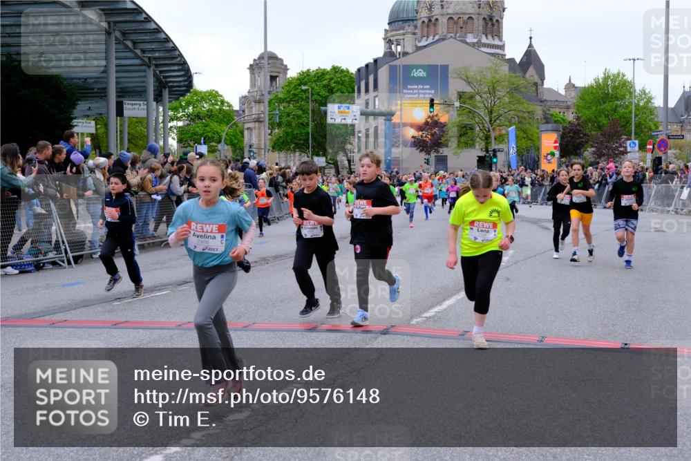 25.04.2026 - Das Zehntel Tim E. http://msf.ph/oto/9576148 25.04.2026 10:55:52 Ziel 5257, 5319, 5322, 5325, 5326, 5342, 5495, 5505, 5507, 5511, 5513, 5576, 5644, 6011, 6013, 6014, 6031, 6189, 6224, 6385, 6429, 6663, 6713, 6989, 7005, 7131, 7250, 7267, 7288, 7309, 7310, 7317, 7319, 7368, 7369, 7468, 7592, 7702, 7712, 7715, 7801, 7803, 7827 meine-sportfotos.de