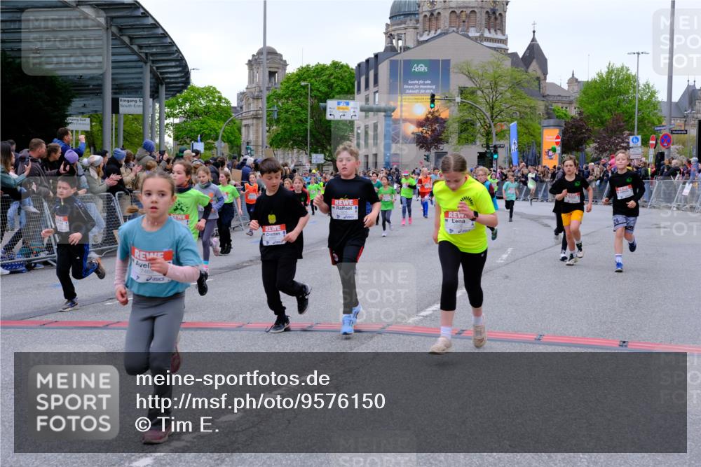 25.04.2026 - Das Zehntel Tim E. http://msf.ph/oto/9576150 25.04.2026 10:55:53 Ziel 5257, 5270, 5319, 5322, 5325, 5326, 5342, 5495, 5505, 5507, 5511, 5513, 5576, 5644, 6011, 6013, 6031, 6189, 6224, 6429, 6663, 6713, 6989, 7005, 7131, 7250, 7267, 7288, 7309, 7310, 7317, 7319, 7368, 7369, 7468, 7592, 7702, 7712, 7715, 7801, 7803, 7827, 7878 meine-sportfotos.de