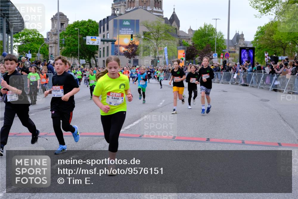 25.04.2026 - Das Zehntel Tim E. http://msf.ph/oto/9576151 25.04.2026 10:55:53 Ziel 5257, 5270, 5319, 5322, 5325, 5326, 5342, 5495, 5505, 5507, 5511, 5513, 5576, 5644, 6011, 6013, 6031, 6189, 6224, 6429, 6663, 6713, 6989, 7005, 7131, 7250, 7267, 7288, 7309, 7310, 7317, 7319, 7368, 7369, 7468, 7592, 7702, 7712, 7715, 7801, 7803, 7827, 7878 meine-sportfotos.de