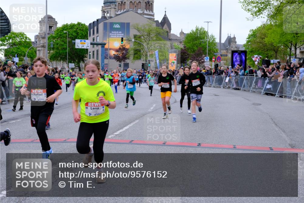 25.04.2026 - Das Zehntel Tim E. http://msf.ph/oto/9576152 25.04.2026 10:55:53 Ziel 5257, 5270, 5319, 5322, 5325, 5326, 5342, 5495, 5505, 5507, 5511, 5513, 5576, 5644, 6011, 6013, 6031, 6189, 6224, 6429, 6663, 6713, 6989, 7005, 7131, 7250, 7267, 7288, 7309, 7310, 7317, 7319, 7368, 7369, 7468, 7592, 7702, 7712, 7715, 7801, 7803, 7827, 7878 meine-sportfotos.de