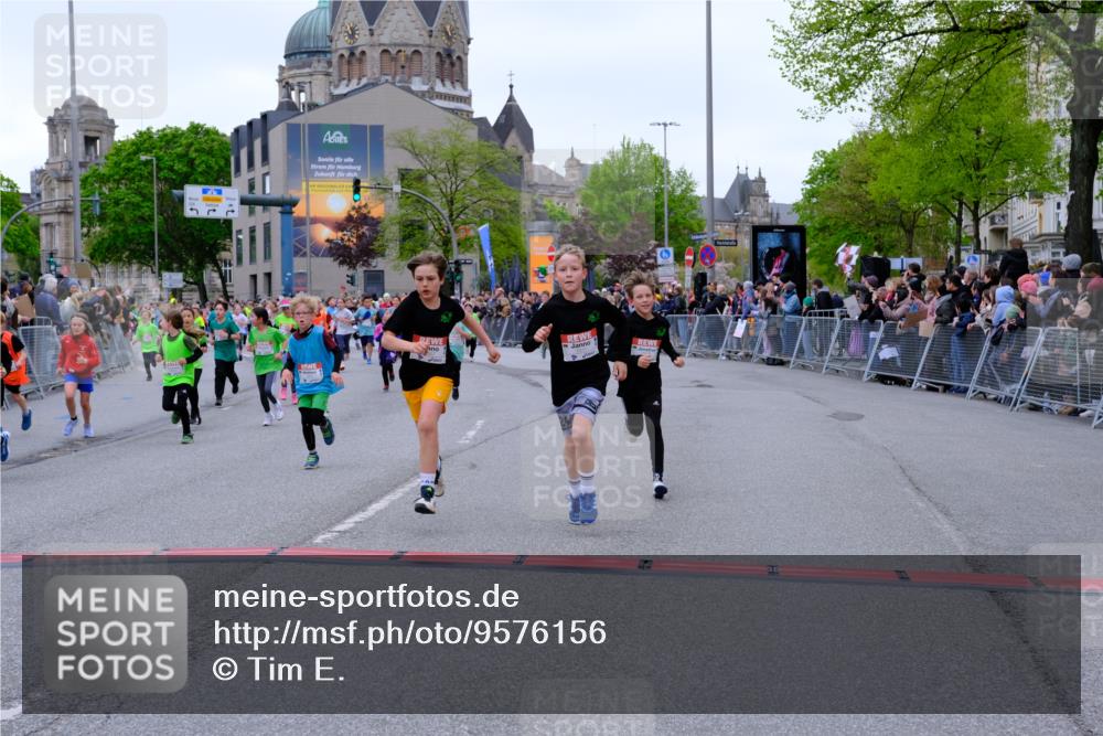 25.04.2026 - Das Zehntel Tim E. http://msf.ph/oto/9576156 25.04.2026 10:55:54 Ziel 5080, 5270, 5319, 5322, 5325, 5326, 5342, 5495, 5505, 5507, 5511, 5513, 5644, 5870, 6011, 6013, 6031, 6189, 6224, 6429, 6663, 6705, 6713, 6989, 7005, 7131, 7250, 7266, 7288, 7309, 7310, 7317, 7319, 7368, 7369, 7389, 7468, 7592, 7638, 7702, 7712, 7715, 7801, 7803, 7827, 7842, 7878, 8066 meine-sportfotos.de