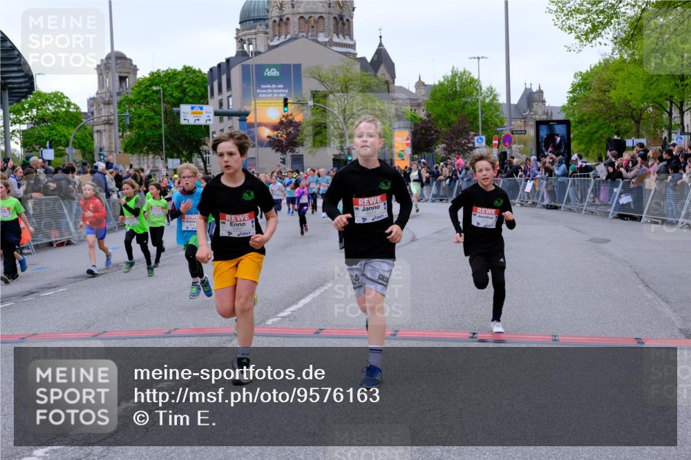 25.04.2026 - Das Zehntel Tim E. http://msf.ph/oto/9576163 25.04.2026 10:55:55 Ziel 5080, 5270, 5319, 5322, 5325, 5326, 5342, 5495, 5505, 5507, 5511, 5513, 5644, 5646, 5870, 6011, 6013, 6031, 6189, 6224, 6663, 6702, 6705, 6713, 6989, 7005, 7074, 7131, 7250, 7266, 7288, 7309, 7310, 7317, 7319, 7368, 7369, 7389, 7468, 7592, 7638, 7702, 7712, 7715, 7801, 7803, 7821, 7842, 7878, 8012, 8066 meine-sportfotos.de