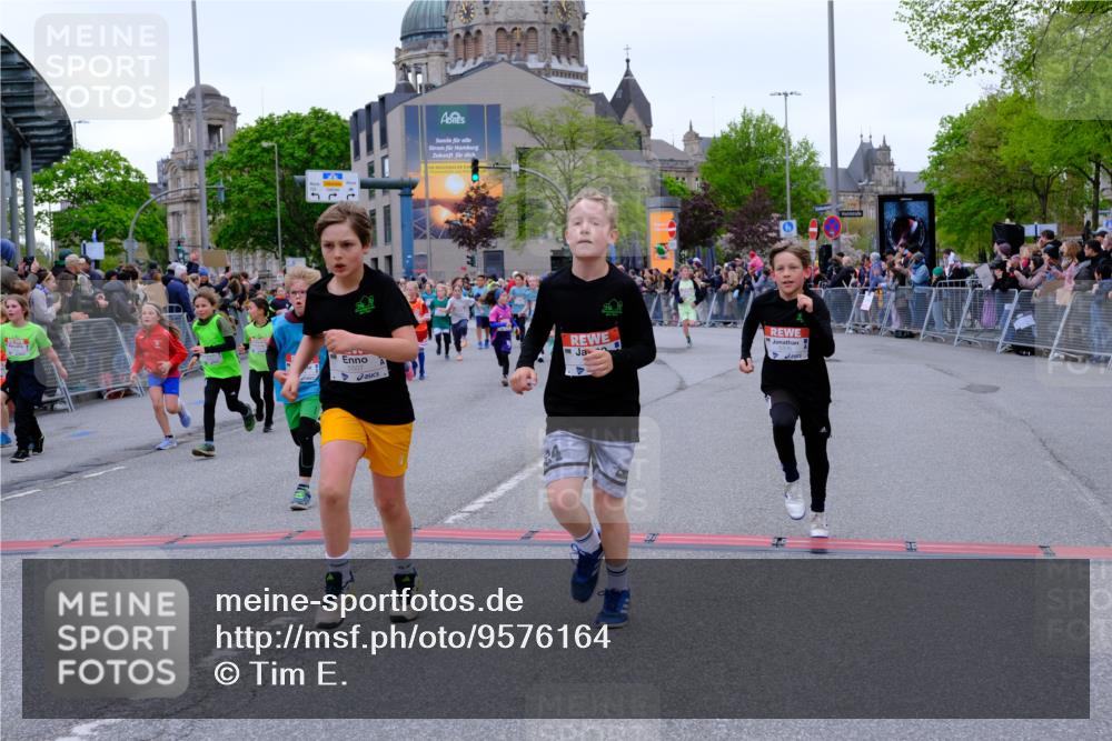 25.04.2026 - Das Zehntel Tim E. http://msf.ph/oto/9576164 25.04.2026 10:55:55 Ziel 5080, 5270, 5319, 5322, 5325, 5326, 5342, 5495, 5505, 5507, 5511, 5513, 5644, 5646, 5870, 6011, 6013, 6031, 6189, 6224, 6663, 6702, 6705, 6713, 6989, 7005, 7074, 7131, 7250, 7266, 7288, 7309, 7310, 7317, 7319, 7368, 7369, 7389, 7468, 7592, 7638, 7702, 7712, 7715, 7801, 7803, 7821, 7842, 7878, 8012, 8066 meine-sportfotos.de
