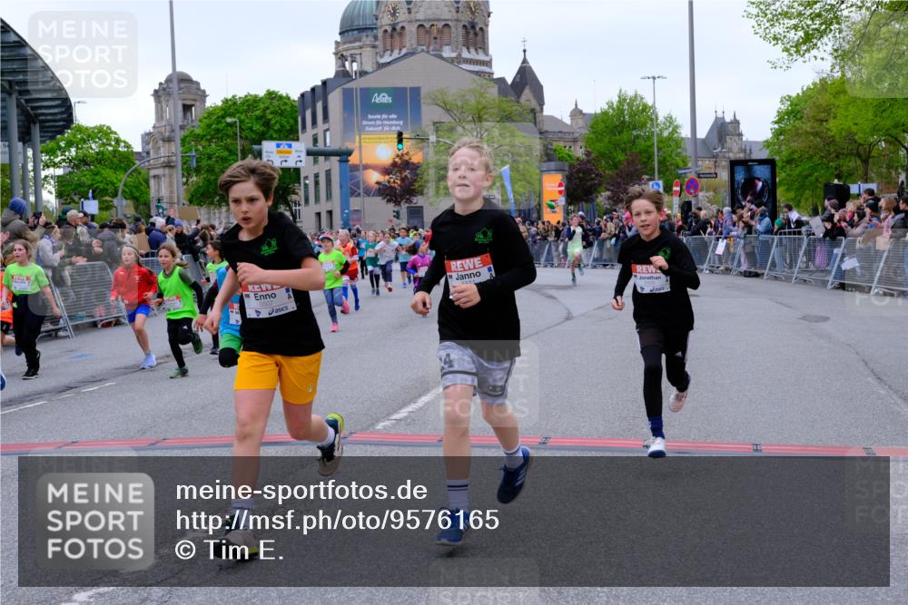 25.04.2026 - Das Zehntel Tim E. http://msf.ph/oto/9576165 25.04.2026 10:55:55 Ziel 5080, 5270, 5319, 5322, 5325, 5326, 5342, 5495, 5505, 5507, 5511, 5513, 5644, 5646, 5870, 6011, 6013, 6031, 6189, 6224, 6663, 6702, 6705, 6713, 6989, 7005, 7074, 7131, 7250, 7266, 7288, 7309, 7310, 7317, 7319, 7368, 7369, 7389, 7468, 7592, 7638, 7702, 7712, 7715, 7801, 7803, 7821, 7842, 7878, 8012, 8066 meine-sportfotos.de