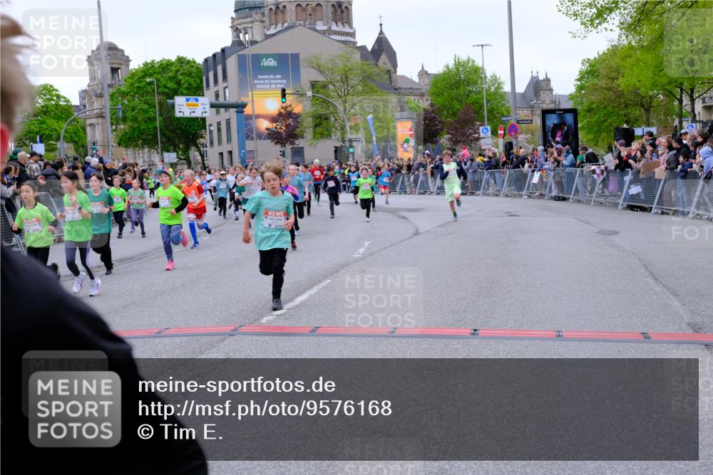 25.04.2026 - Das Zehntel Tim E. http://msf.ph/oto/9576168 25.04.2026 10:55:56 Ziel 5080, 5270, 5319, 5322, 5325, 5326, 5342, 5495, 5505, 5507, 5511, 5513, 5585, 5644, 5646, 5870, 6011, 6013, 6031, 6189, 6224, 6663, 6702, 6705, 6713, 6989, 7005, 7074, 7131, 7250, 7266, 7288, 7309, 7310, 7317, 7319, 7368, 7369, 7389, 7468, 7592, 7638, 7702, 7712, 7715, 7821, 7842, 7878, 8012, 8066 meine-sportfotos.de