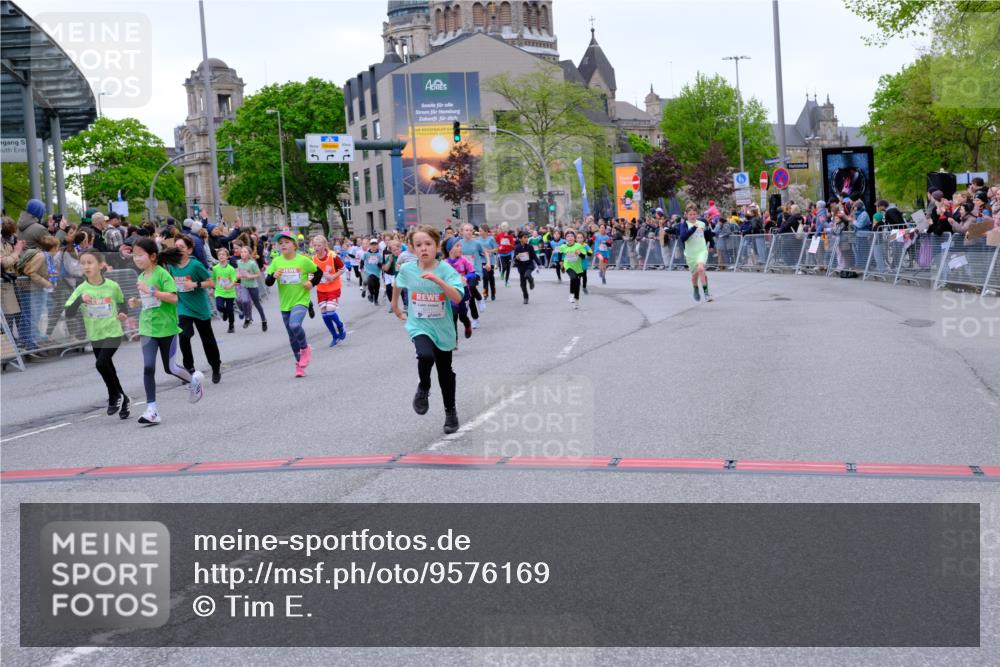 25.04.2026 - Das Zehntel Tim E. http://msf.ph/oto/9576169 25.04.2026 10:55:56 Ziel 5080, 5270, 5319, 5322, 5325, 5326, 5342, 5495, 5505, 5507, 5511, 5513, 5585, 5644, 5646, 5870, 6011, 6013, 6031, 6189, 6224, 6663, 6702, 6705, 6713, 6989, 7005, 7074, 7131, 7250, 7266, 7288, 7309, 7310, 7317, 7319, 7368, 7369, 7389, 7468, 7592, 7638, 7702, 7712, 7715, 7821, 7842, 7878, 8012, 8066 meine-sportfotos.de