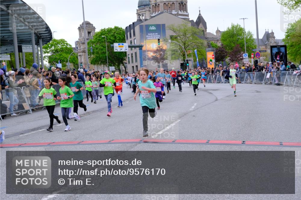 25.04.2026 - Das Zehntel Tim E. http://msf.ph/oto/9576170 25.04.2026 10:55:56 Ziel 5080, 5270, 5319, 5322, 5325, 5326, 5342, 5495, 5505, 5507, 5511, 5513, 5585, 5644, 5646, 5870, 6011, 6013, 6031, 6189, 6224, 6663, 6702, 6705, 6713, 6989, 7005, 7074, 7131, 7250, 7266, 7288, 7309, 7310, 7317, 7319, 7368, 7369, 7389, 7468, 7592, 7638, 7702, 7712, 7715, 7821, 7842, 7878, 8012, 8066 meine-sportfotos.de