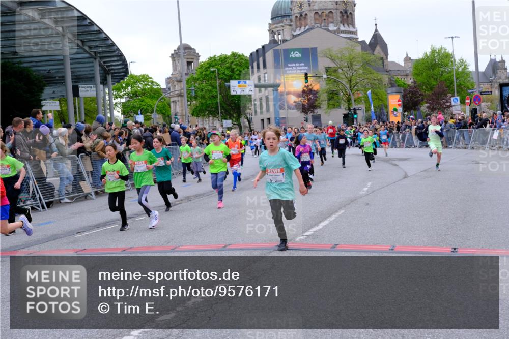 25.04.2026 - Das Zehntel Tim E. http://msf.ph/oto/9576171 25.04.2026 10:55:56 Ziel 5080, 5270, 5319, 5322, 5325, 5326, 5342, 5495, 5505, 5507, 5511, 5513, 5585, 5644, 5646, 5870, 6011, 6013, 6031, 6189, 6224, 6663, 6702, 6705, 6713, 6989, 7005, 7074, 7131, 7250, 7266, 7288, 7309, 7310, 7317, 7319, 7368, 7369, 7389, 7468, 7592, 7638, 7702, 7712, 7715, 7821, 7842, 7878, 8012, 8066 meine-sportfotos.de