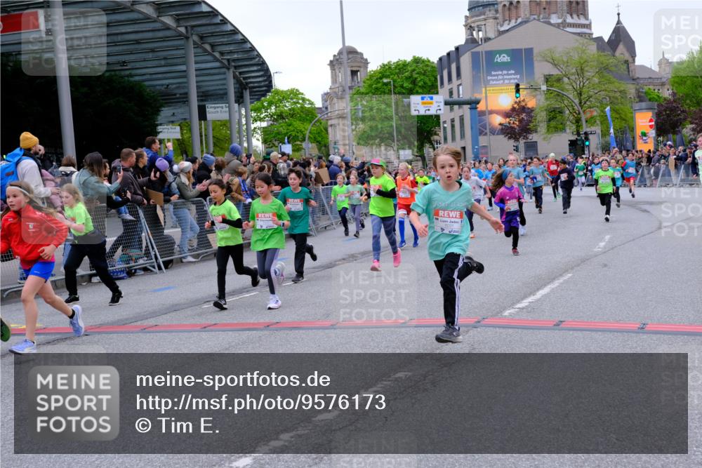 25.04.2026 - Das Zehntel Tim E. http://msf.ph/oto/9576173 25.04.2026 10:55:57 Ziel 5080, 5270, 5319, 5322, 5325, 5326, 5342, 5495, 5505, 5507, 5511, 5585, 5644, 5646, 5692, 5711, 5870, 6011, 6013, 6031, 6189, 6663, 6702, 6705, 6713, 6989, 7005, 7074, 7131, 7250, 7266, 7309, 7310, 7317, 7319, 7368, 7369, 7389, 7468, 7592, 7638, 7702, 7712, 7715, 7821, 7842, 7878, 8012, 8066 meine-sportfotos.de