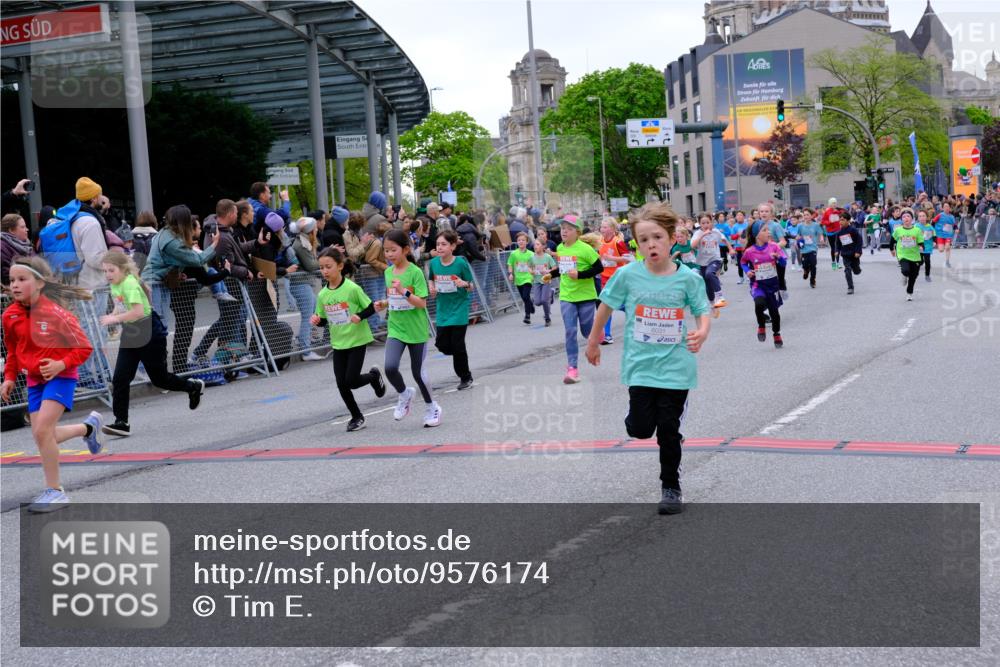 25.04.2026 - Das Zehntel Tim E. http://msf.ph/oto/9576174 25.04.2026 10:55:57 Ziel 5080, 5270, 5319, 5322, 5325, 5326, 5342, 5495, 5505, 5507, 5511, 5585, 5644, 5646, 5692, 5711, 5870, 6011, 6013, 6031, 6189, 6663, 6702, 6705, 6713, 6989, 7005, 7074, 7131, 7250, 7266, 7309, 7310, 7317, 7319, 7368, 7369, 7389, 7468, 7592, 7638, 7702, 7712, 7715, 7821, 7842, 7878, 8012, 8066 meine-sportfotos.de