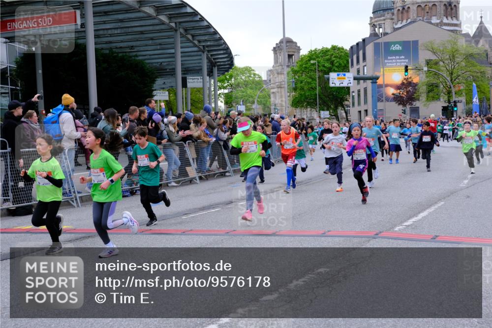25.04.2026 - Das Zehntel Tim E. http://msf.ph/oto/9576178 25.04.2026 10:55:58 Ziel 5080, 5156, 5270, 5319, 5322, 5325, 5326, 5495, 5505, 5507, 5511, 5585, 5644, 5646, 5692, 5711, 5870, 6011, 6013, 6031, 6189, 6475, 6663, 6702, 6705, 6713, 6918, 6989, 7005, 7074, 7131, 7203, 7226, 7250, 7266, 7309, 7310, 7317, 7319, 7368, 7369, 7389, 7468, 7555, 7592, 7638, 7702, 7712, 7715, 7821, 7842, 7878, 8012, 8066 meine-sportfotos.de