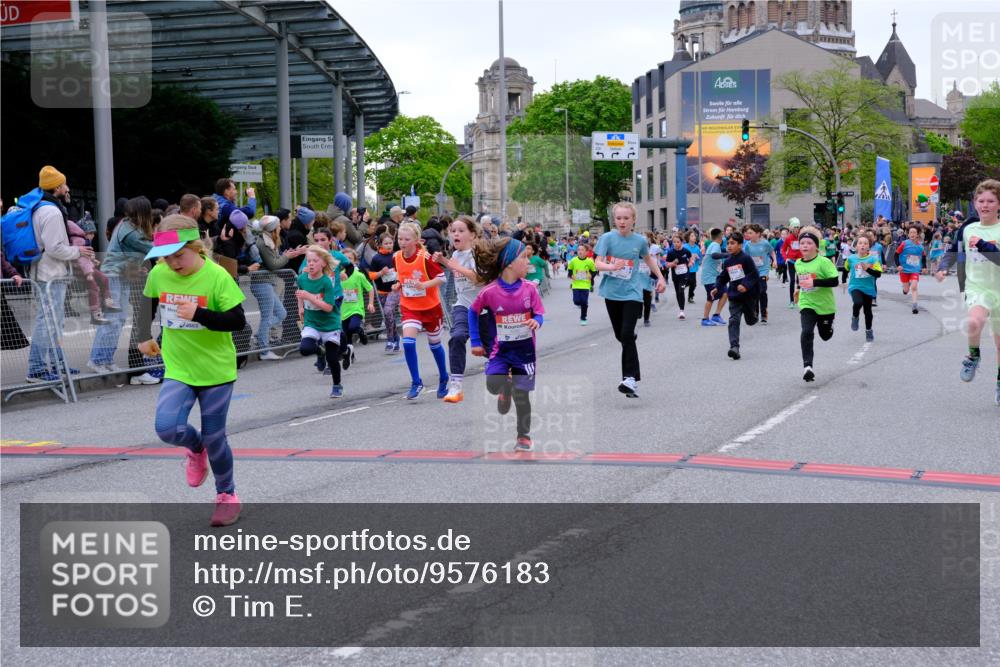 25.04.2026 - Das Zehntel Tim E. http://msf.ph/oto/9576183 25.04.2026 10:55:58 Ziel 5080, 5156, 5270, 5319, 5322, 5325, 5326, 5495, 5505, 5507, 5511, 5585, 5644, 5646, 5692, 5711, 5870, 6011, 6013, 6031, 6189, 6475, 6663, 6702, 6705, 6713, 6918, 6989, 7005, 7074, 7131, 7203, 7226, 7250, 7266, 7309, 7310, 7317, 7319, 7368, 7369, 7389, 7468, 7555, 7592, 7638, 7702, 7712, 7715, 7821, 7842, 7878, 8012, 8066 meine-sportfotos.de