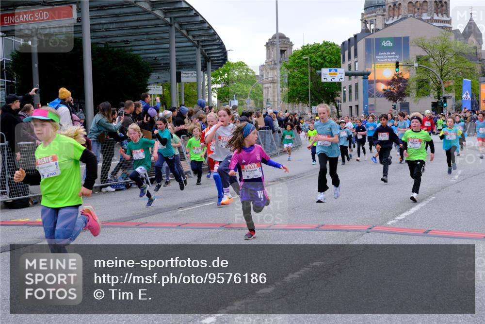 25.04.2026 - Das Zehntel Tim E. http://msf.ph/oto/9576186 25.04.2026 10:55:59 Ziel 5080, 5156, 5161, 5270, 5495, 5505, 5507, 5511, 5585, 5644, 5646, 5692, 5711, 5870, 6011, 6013, 6031, 6189, 6475, 6702, 6705, 6713, 6842, 6875, 6918, 6989, 7005, 7074, 7131, 7203, 7226, 7250, 7266, 7309, 7310, 7317, 7319, 7368, 7369, 7389, 7498, 7552, 7555, 7592, 7638, 7821, 7842, 7878, 8012, 8028, 8066 meine-sportfotos.de