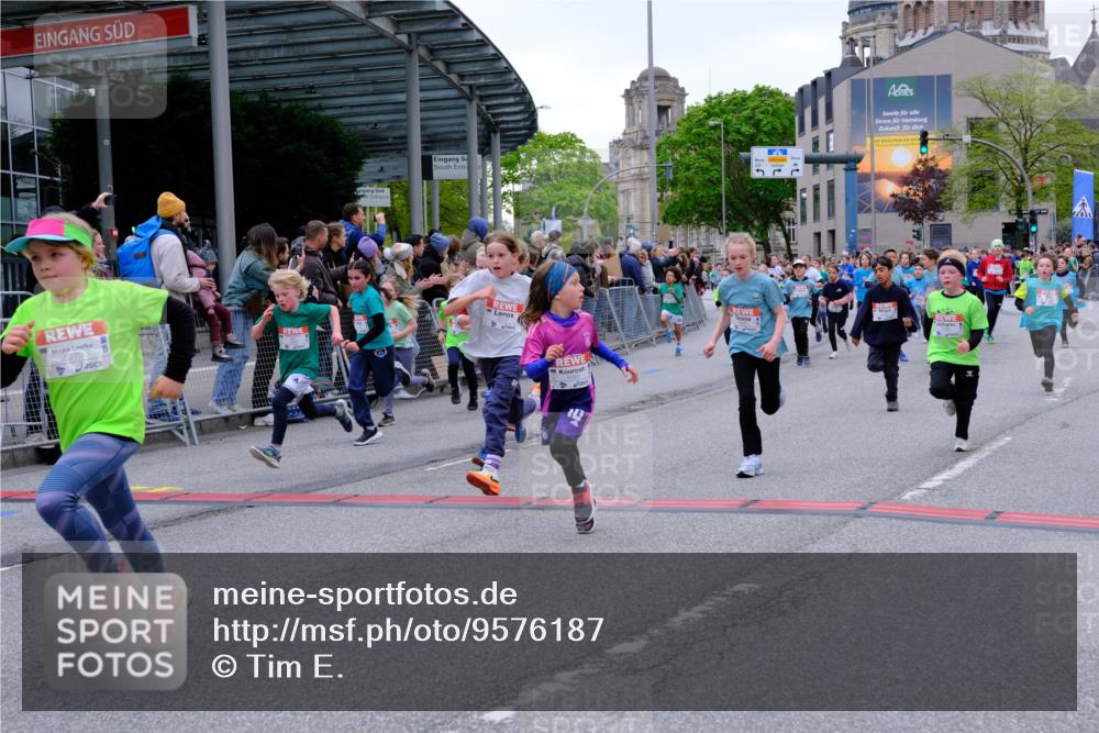 25.04.2026 - Das Zehntel Tim E. http://msf.ph/oto/9576187 25.04.2026 10:55:59 Ziel 5080, 5156, 5161, 5270, 5495, 5505, 5507, 5511, 5585, 5644, 5646, 5692, 5711, 5870, 6011, 6013, 6031, 6189, 6475, 6702, 6705, 6713, 6842, 6875, 6918, 6989, 7005, 7074, 7131, 7203, 7226, 7250, 7266, 7309, 7310, 7317, 7319, 7368, 7369, 7389, 7498, 7552, 7555, 7592, 7638, 7821, 7842, 7878, 8012, 8028, 8066 meine-sportfotos.de
