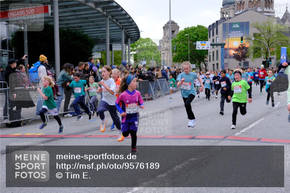 25.04.2026 - Das Zehntel Tim E. http://msf.ph/oto/9576189 25.04.2026 10:55:59 Ziel 5080, 5156, 5161, 5270, 5495, 5505, 5507, 5511, 5585, 5644, 5646, 5692, 5711, 5870, 6011, 6013, 6031, 6189, 6475, 6702, 6705, 6713, 6842, 6875, 6918, 6989, 7005, 7074, 7131, 7203, 7226, 7250, 7266, 7309, 7310, 7317, 7319, 7368, 7369, 7389, 7498, 7552, 7555, 7592, 7638, 7821, 7842, 7878, 8012, 8028, 8066 meine-sportfotos.de