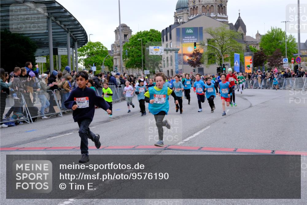 25.04.2026 - Das Zehntel Tim E. http://msf.ph/oto/9576190 25.04.2026 10:56:01 Ziel 5080, 5156, 5161, 5167, 5270, 5412, 5495, 5505, 5507, 5511, 5585, 5644, 5646, 5692, 5711, 5783, 5784, 5870, 6011, 6013, 6031, 6475, 6702, 6705, 6713, 6842, 6875, 6918, 7074, 7131, 7203, 7226, 7266, 7309, 7310, 7317, 7368, 7369, 7389, 7498, 7552, 7555, 7592, 7638, 7821, 7842, 7878, 7943, 8012, 8028, 8066 meine-sportfotos.de