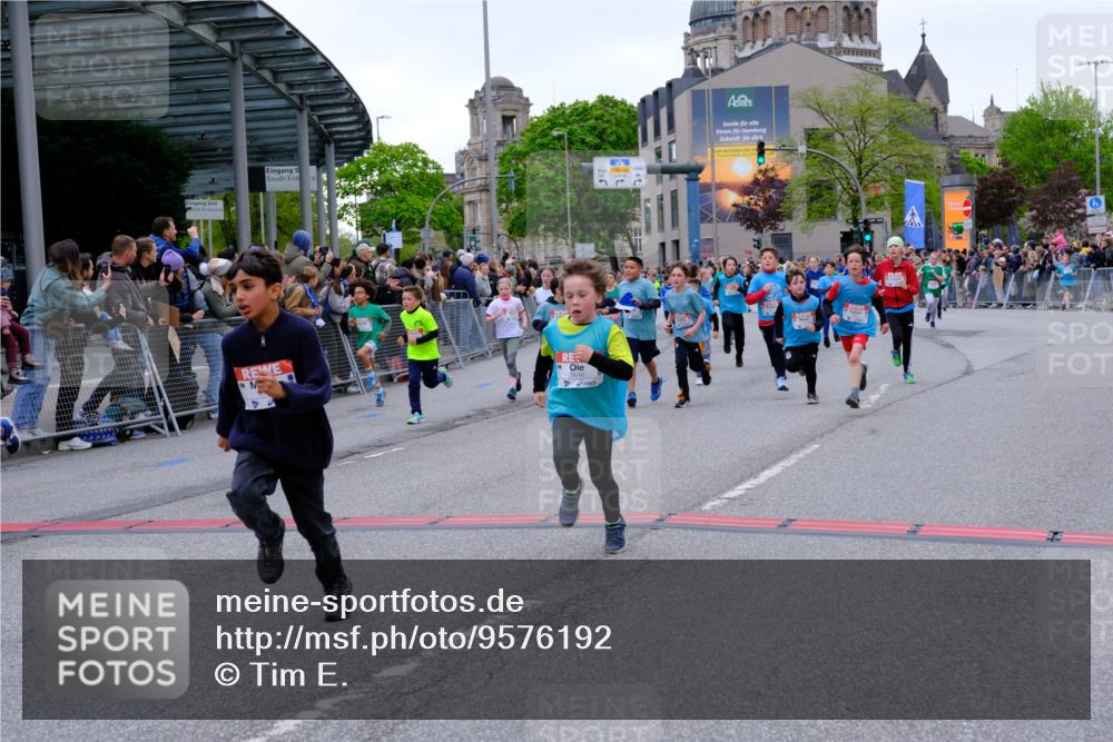 25.04.2026 - Das Zehntel Tim E. http://msf.ph/oto/9576192 25.04.2026 10:56:01 Ziel 5080, 5156, 5161, 5167, 5270, 5412, 5495, 5505, 5507, 5511, 5585, 5644, 5646, 5692, 5711, 5783, 5784, 5870, 6011, 6013, 6031, 6475, 6702, 6705, 6713, 6842, 6875, 6918, 7074, 7131, 7203, 7226, 7266, 7309, 7310, 7317, 7368, 7369, 7389, 7498, 7552, 7555, 7592, 7638, 7821, 7842, 7878, 7943, 8012, 8028, 8066 meine-sportfotos.de