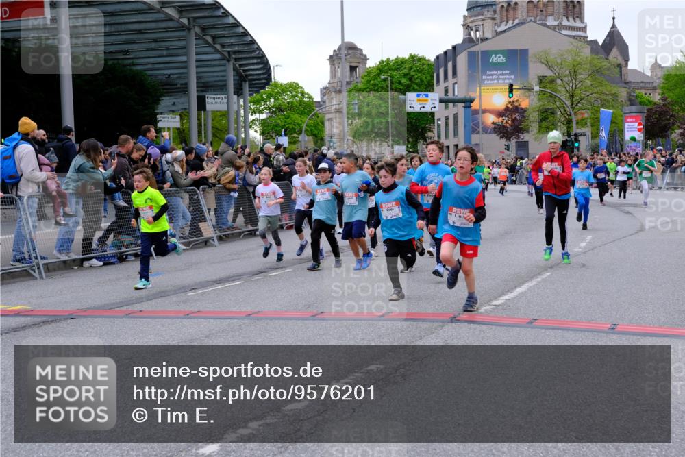25.04.2026 - Das Zehntel Tim E. http://msf.ph/oto/9576201 25.04.2026 10:56:02 Ziel 5080, 5156, 5161, 5167, 5270, 5412, 5495, 5505, 5585, 5644, 5646, 5692, 5711, 5783, 5784, 5870, 5896, 6011, 6013, 6031, 6475, 6506, 6702, 6705, 6842, 6875, 6918, 7074, 7203, 7226, 7266, 7309, 7310, 7317, 7368, 7369, 7389, 7498, 7552, 7555, 7638, 7821, 7842, 7878, 7943, 8012, 8028, 8066 meine-sportfotos.de