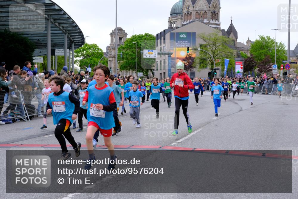 25.04.2026 - Das Zehntel Tim E. http://msf.ph/oto/9576204 25.04.2026 10:56:03 Ziel 5080, 5156, 5161, 5167, 5270, 5412, 5426, 5449, 5585, 5646, 5692, 5711, 5783, 5784, 5870, 5896, 6011, 6013, 6031, 6475, 6506, 6702, 6705, 6735, 6761, 6842, 6875, 6918, 7074, 7203, 7226, 7266, 7309, 7310, 7317, 7363, 7368, 7369, 7389, 7498, 7508, 7552, 7555, 7638, 7818, 7821, 7842, 7878, 7943, 7978, 8012, 8028, 8066 meine-sportfotos.de