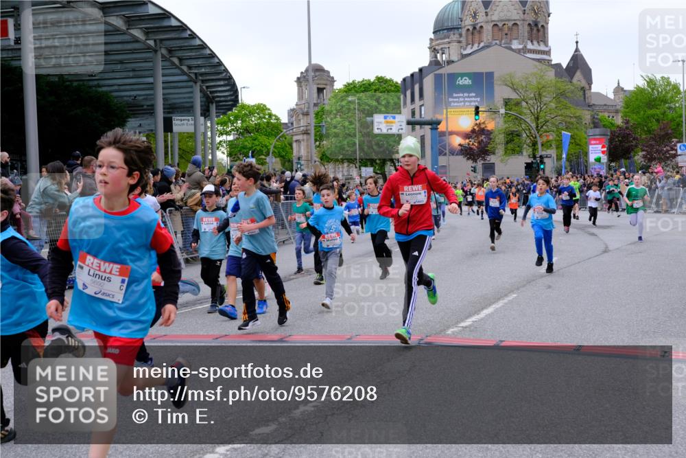 25.04.2026 - Das Zehntel Tim E. http://msf.ph/oto/9576208 25.04.2026 10:56:03 Ziel 5080, 5156, 5161, 5167, 5270, 5412, 5426, 5449, 5585, 5646, 5692, 5711, 5783, 5784, 5870, 5896, 6011, 6013, 6031, 6475, 6506, 6702, 6705, 6735, 6761, 6842, 6875, 6918, 7074, 7203, 7226, 7266, 7309, 7310, 7317, 7363, 7368, 7369, 7389, 7498, 7508, 7552, 7555, 7638, 7818, 7821, 7842, 7878, 7943, 7978, 8012, 8028, 8066 meine-sportfotos.de