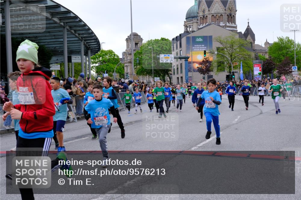 25.04.2026 - Das Zehntel Tim E. http://msf.ph/oto/9576213 25.04.2026 10:56:04 Ziel 5017, 5080, 5156, 5161, 5167, 5270, 5412, 5426, 5449, 5585, 5646, 5692, 5711, 5783, 5784, 5870, 5896, 5904, 6164, 6293, 6307, 6475, 6506, 6702, 6705, 6735, 6761, 6842, 6875, 6918, 7074, 7203, 7226, 7266, 7309, 7310, 7317, 7326, 7363, 7389, 7498, 7508, 7552, 7555, 7638, 7818, 7821, 7842, 7878, 7943, 7978, 8012, 8028, 8066 meine-sportfotos.de