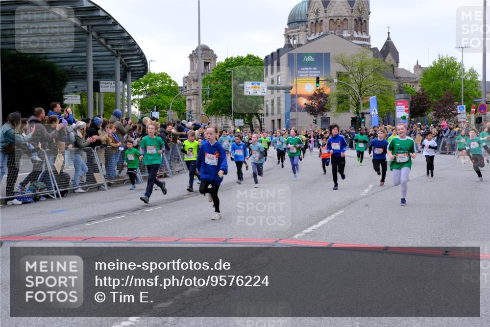 25.04.2026 - Das Zehntel Tim E. http://msf.ph/oto/9576224 25.04.2026 10:56:06 Ziel 5017, 5080, 5156, 5161, 5167, 5412, 5426, 5449, 5585, 5646, 5692, 5711, 5783, 5784, 5870, 5896, 5904, 6085, 6164, 6293, 6307, 6475, 6506, 6702, 6705, 6735, 6761, 6842, 6875, 6918, 6980, 7074, 7203, 7226, 7266, 7326, 7363, 7389, 7390, 7498, 7508, 7552, 7555, 7605, 7632, 7638, 7818, 7821, 7842, 7943, 7978, 8012, 8028, 8066 meine-sportfotos.de