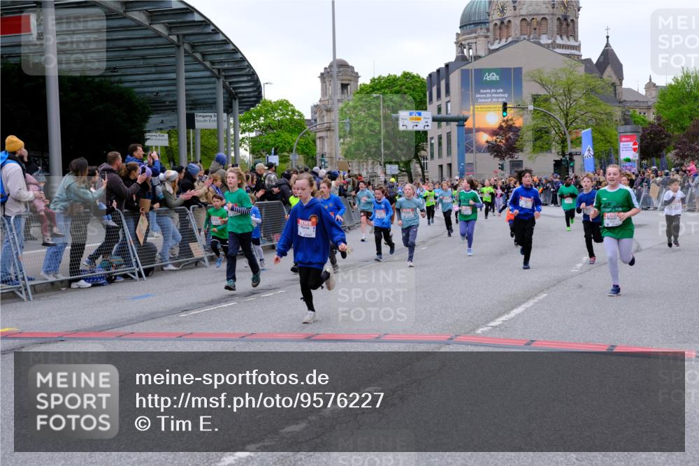 25.04.2026 - Das Zehntel Tim E. http://msf.ph/oto/9576227 25.04.2026 10:56:06 Ziel 5017, 5080, 5156, 5161, 5167, 5412, 5426, 5449, 5585, 5646, 5692, 5711, 5783, 5784, 5870, 5896, 5904, 6085, 6164, 6293, 6307, 6475, 6506, 6702, 6705, 6735, 6761, 6842, 6875, 6918, 6980, 7074, 7203, 7226, 7266, 7326, 7363, 7389, 7390, 7498, 7508, 7552, 7555, 7605, 7632, 7638, 7818, 7821, 7842, 7943, 7978, 8012, 8028, 8066 meine-sportfotos.de