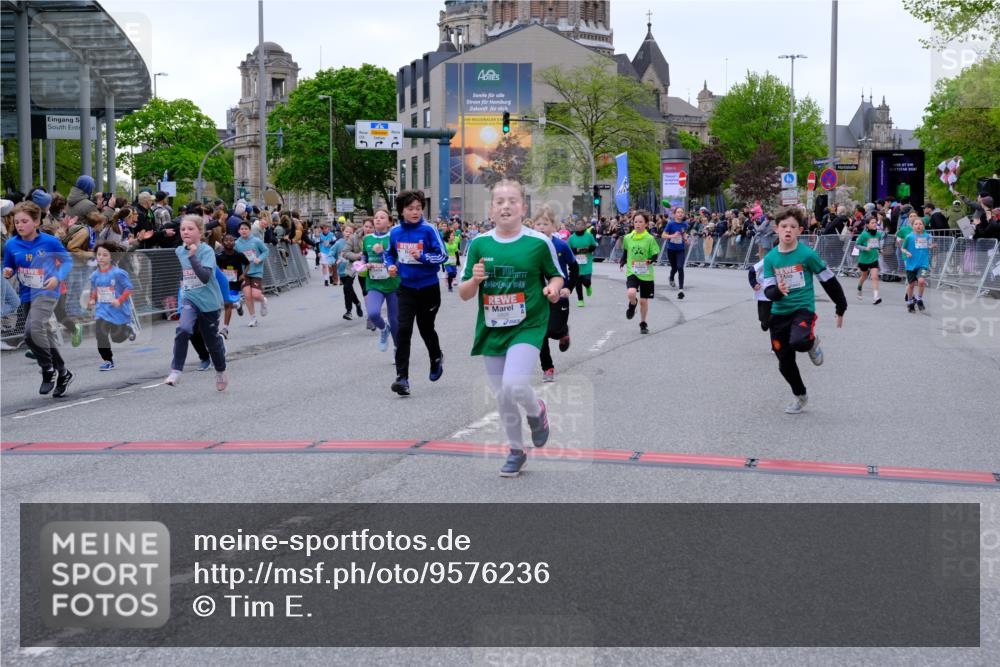 25.04.2026 - Das Zehntel Tim E. http://msf.ph/oto/9576236 25.04.2026 10:56:07 Ziel 5017, 5156, 5161, 5167, 5412, 5426, 5434, 5449, 5585, 5646, 5692, 5711, 5760, 5783, 5784, 5896, 5904, 6085, 6164, 6293, 6307, 6475, 6495, 6506, 6515, 6702, 6735, 6761, 6842, 6875, 6918, 6980, 7074, 7203, 7226, 7326, 7363, 7390, 7498, 7508, 7552, 7555, 7605, 7632, 7818, 7821, 7943, 7978, 8012, 8028 meine-sportfotos.de