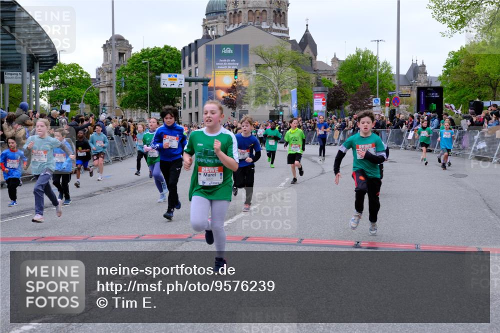 25.04.2026 - Das Zehntel Tim E. http://msf.ph/oto/9576239 25.04.2026 10:56:08 Ziel 5017, 5156, 5161, 5167, 5412, 5426, 5434, 5449, 5585, 5692, 5711, 5760, 5783, 5784, 5896, 5904, 6085, 6164, 6293, 6307, 6475, 6488, 6495, 6506, 6515, 6735, 6761, 6842, 6875, 6918, 6980, 7053, 7203, 7226, 7326, 7363, 7390, 7498, 7508, 7552, 7555, 7605, 7632, 7818, 7943, 7978, 8028 meine-sportfotos.de