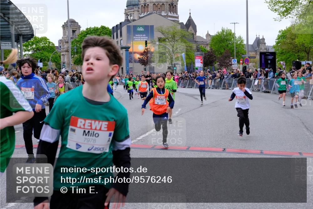 25.04.2026 - Das Zehntel Tim E. http://msf.ph/oto/9576246 25.04.2026 10:56:09 Ziel 5017, 5156, 5161, 5167, 5239, 5268, 5412, 5426, 5434, 5449, 5692, 5711, 5760, 5783, 5784, 5896, 5904, 6085, 6164, 6293, 6307, 6475, 6488, 6495, 6504, 6506, 6515, 6735, 6761, 6842, 6875, 6918, 6980, 7047, 7053, 7203, 7226, 7326, 7363, 7390, 7498, 7508, 7552, 7555, 7605, 7632, 7818, 7943, 7978, 8028 meine-sportfotos.de