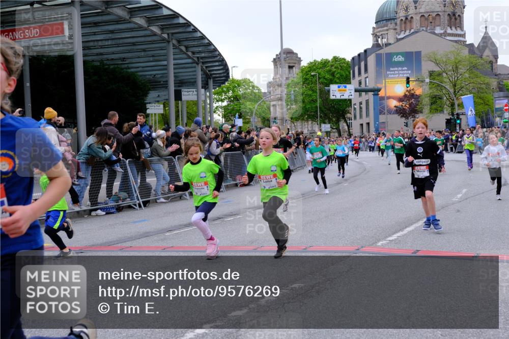 25.04.2026 - Das Zehntel Tim E. http://msf.ph/oto/9576269 25.04.2026 10:56:14 Ziel 5017, 5239, 5268, 5426, 5434, 5449, 5480, 5509, 5523, 5534, 5601, 5760, 5894, 5896, 5904, 5909, 6082, 6085, 6164, 6293, 6300, 6307, 6488, 6495, 6504, 6506, 6515, 6558, 6734, 6735, 6761, 6980, 7047, 7053, 7326, 7363, 7390, 7508, 7605, 7632, 7818, 7978, 8034, 8038 meine-sportfotos.de