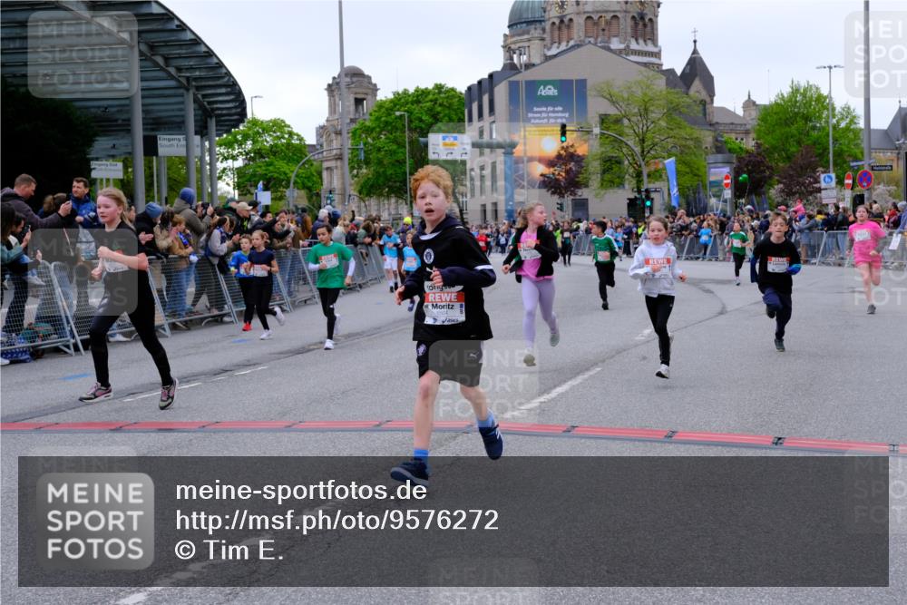 25.04.2026 - Das Zehntel Tim E. http://msf.ph/oto/9576272 25.04.2026 10:56:15 Ziel 5017, 5239, 5268, 5426, 5434, 5449, 5480, 5509, 5523, 5534, 5601, 5760, 5894, 5904, 5909, 6082, 6085, 6164, 6293, 6300, 6307, 6488, 6495, 6504, 6515, 6558, 6734, 6735, 6761, 6980, 7047, 7053, 7326, 7328, 7363, 7390, 7508, 7605, 7632, 7818, 7978, 7988, 8034, 8038 meine-sportfotos.de