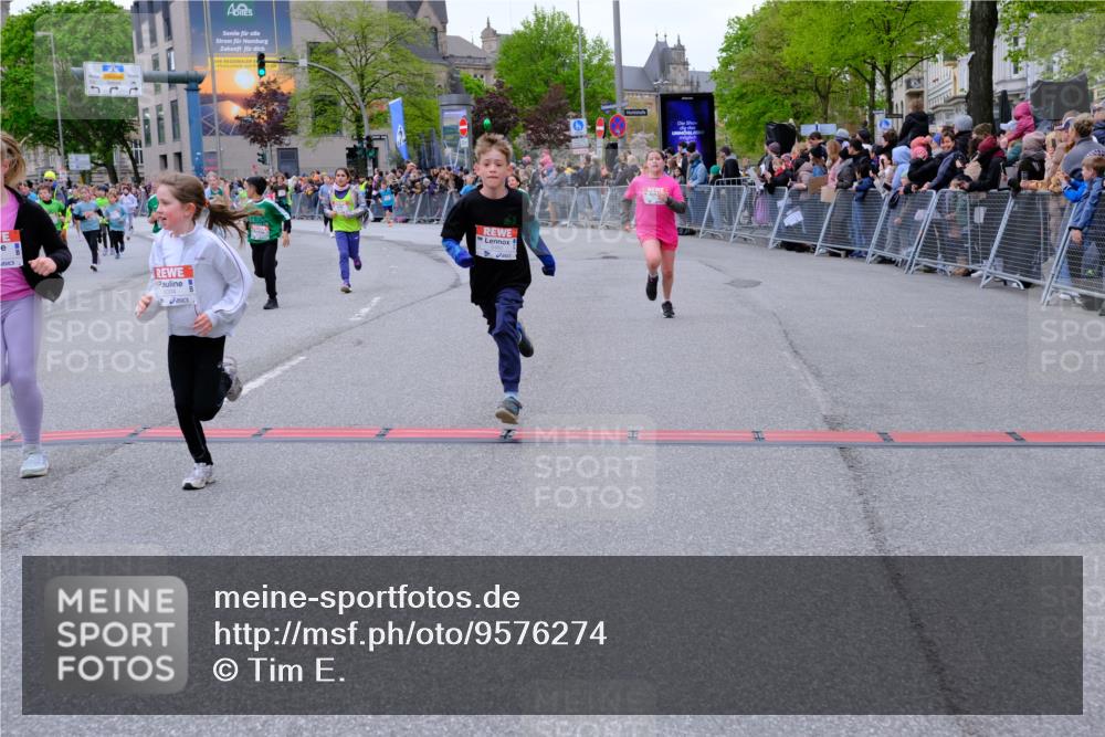 25.04.2026 - Das Zehntel Tim E. http://msf.ph/oto/9576274 25.04.2026 10:56:16 Ziel 5017, 5239, 5268, 5434, 5480, 5509, 5523, 5534, 5601, 5760, 5894, 5904, 5909, 6082, 6085, 6164, 6293, 6300, 6307, 6488, 6495, 6504, 6515, 6558, 6734, 6980, 7047, 7053, 7326, 7328, 7390, 7605, 7632, 7988, 8034, 8038 meine-sportfotos.de