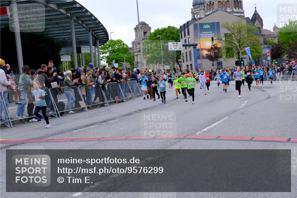 25.04.2026 - Das Zehntel Tim E. http://msf.ph/oto/9576299 25.04.2026 10:56:21 Ziel 5003, 5239, 5268, 5469, 5480, 5509, 5523, 5534, 5601, 5671, 5828, 5894, 5909, 6082, 6157, 6230, 6300, 6416, 6504, 6558, 6675, 6734, 7047, 7052, 7211, 7316, 7328, 7405, 7429, 7574, 7988, 8034, 8038 meine-sportfotos.de