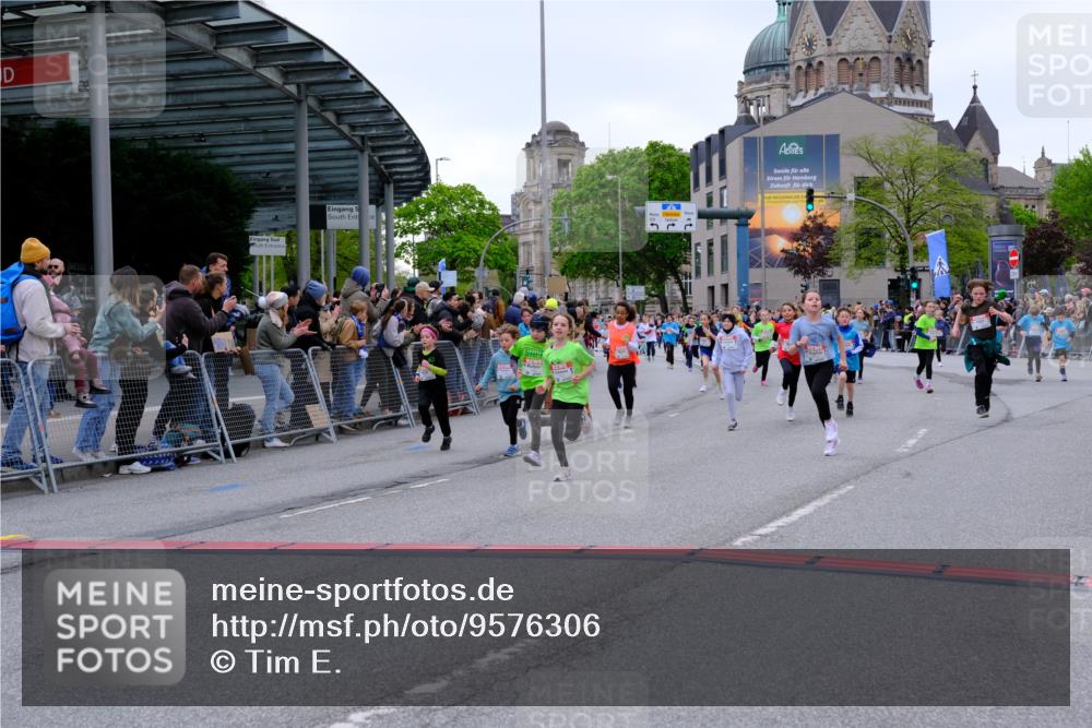 25.04.2026 - Das Zehntel Tim E. http://msf.ph/oto/9576306 25.04.2026 10:56:23 Ziel 5003, 5469, 5480, 5523, 5534, 5601, 5671, 5813, 5828, 5894, 5909, 6082, 6157, 6230, 6300, 6360, 6416, 6558, 6675, 6734, 7052, 7211, 7316, 7328, 7405, 7429, 7574, 7988, 8038 meine-sportfotos.de