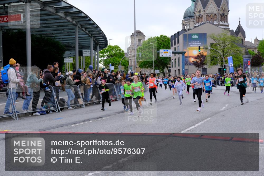 25.04.2026 - Das Zehntel Tim E. http://msf.ph/oto/9576307 25.04.2026 10:56:23 Ziel 5003, 5469, 5480, 5523, 5534, 5601, 5671, 5813, 5828, 5894, 5909, 6082, 6157, 6230, 6300, 6360, 6416, 6558, 6675, 6734, 7052, 7211, 7316, 7328, 7405, 7429, 7574, 7988, 8038 meine-sportfotos.de