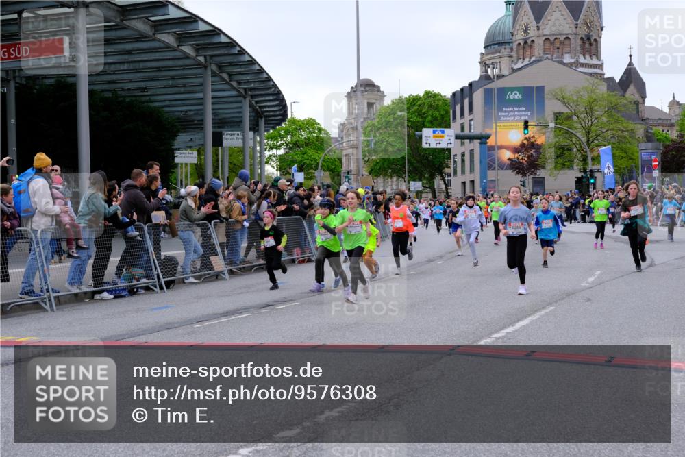 25.04.2026 - Das Zehntel Tim E. http://msf.ph/oto/9576308 25.04.2026 10:56:23 Ziel 5003, 5469, 5480, 5523, 5534, 5601, 5671, 5813, 5828, 5894, 5909, 6082, 6157, 6230, 6300, 6360, 6416, 6558, 6675, 6734, 7052, 7211, 7316, 7328, 7405, 7429, 7574, 7988, 8038 meine-sportfotos.de