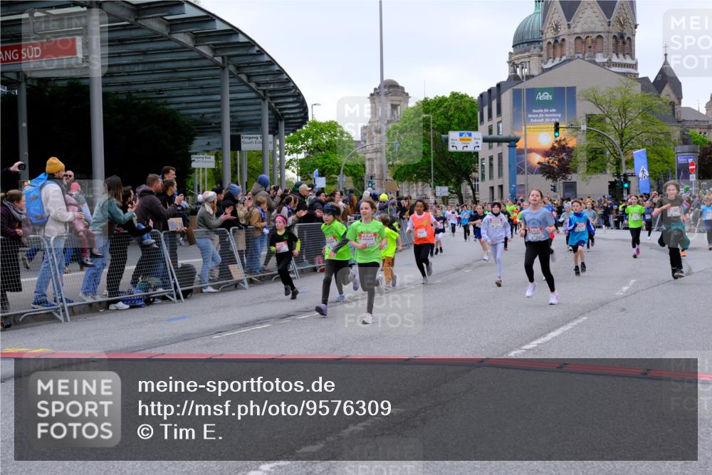 25.04.2026 - Das Zehntel Tim E. http://msf.ph/oto/9576309 25.04.2026 10:56:23 Ziel 5003, 5469, 5480, 5523, 5534, 5601, 5671, 5813, 5828, 5894, 5909, 6082, 6157, 6230, 6300, 6360, 6416, 6558, 6675, 6734, 7052, 7211, 7316, 7328, 7405, 7429, 7574, 7988, 8038 meine-sportfotos.de