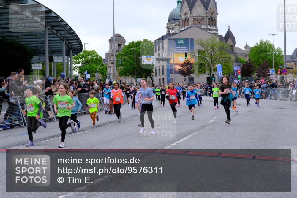 25.04.2026 - Das Zehntel Tim E. http://msf.ph/oto/9576311 25.04.2026 10:56:24 Ziel 5003, 5469, 5523, 5534, 5557, 5559, 5601, 5671, 5813, 5828, 5894, 5909, 6082, 6157, 6230, 6300, 6360, 6416, 6558, 6665, 6672, 6675, 6734, 6816, 6818, 7052, 7211, 7316, 7328, 7405, 7429, 7574, 7988 meine-sportfotos.de