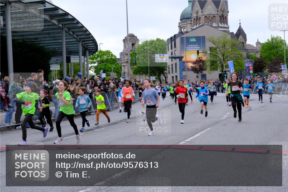 25.04.2026 - Das Zehntel Tim E. http://msf.ph/oto/9576313 25.04.2026 10:56:24 Ziel 5003, 5469, 5523, 5534, 5557, 5559, 5601, 5671, 5813, 5828, 5894, 5909, 6082, 6157, 6230, 6300, 6360, 6416, 6558, 6665, 6672, 6675, 6734, 6816, 6818, 7052, 7211, 7316, 7328, 7405, 7429, 7574, 7988 meine-sportfotos.de