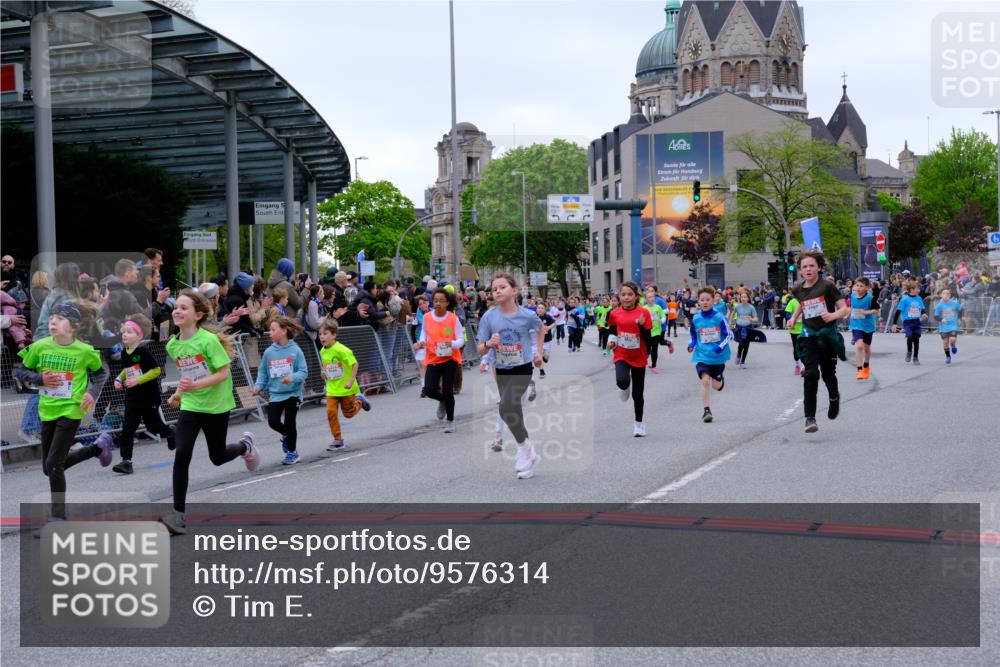 25.04.2026 - Das Zehntel Tim E. http://msf.ph/oto/9576314 25.04.2026 10:56:24 Ziel 5003, 5469, 5523, 5534, 5557, 5559, 5601, 5671, 5813, 5828, 5894, 5909, 6082, 6157, 6230, 6300, 6360, 6416, 6558, 6665, 6672, 6675, 6734, 6816, 6818, 7052, 7211, 7316, 7328, 7405, 7429, 7574, 7988 meine-sportfotos.de